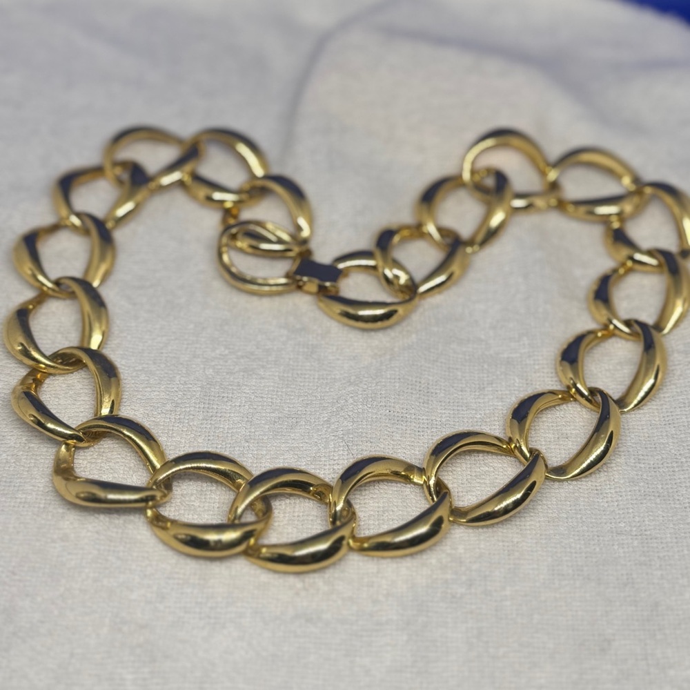 Elegant Gold Chain Necklace
